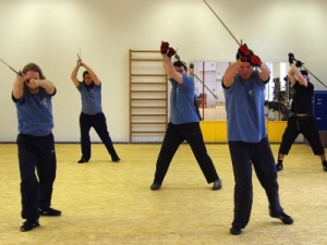 Schwertkampf lernen: Solo-Übungen mit dem Langen Schwert